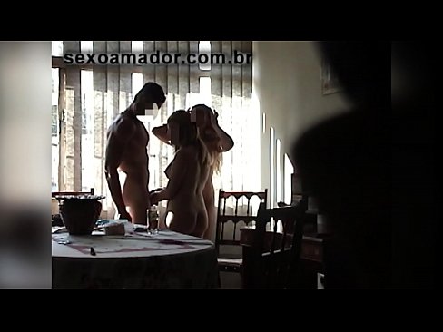 ❤️ Prietenii sexuali invită un bărbat uriaș și o partidă în trei cu el ❤️❌  at ro.hentaivost.ru